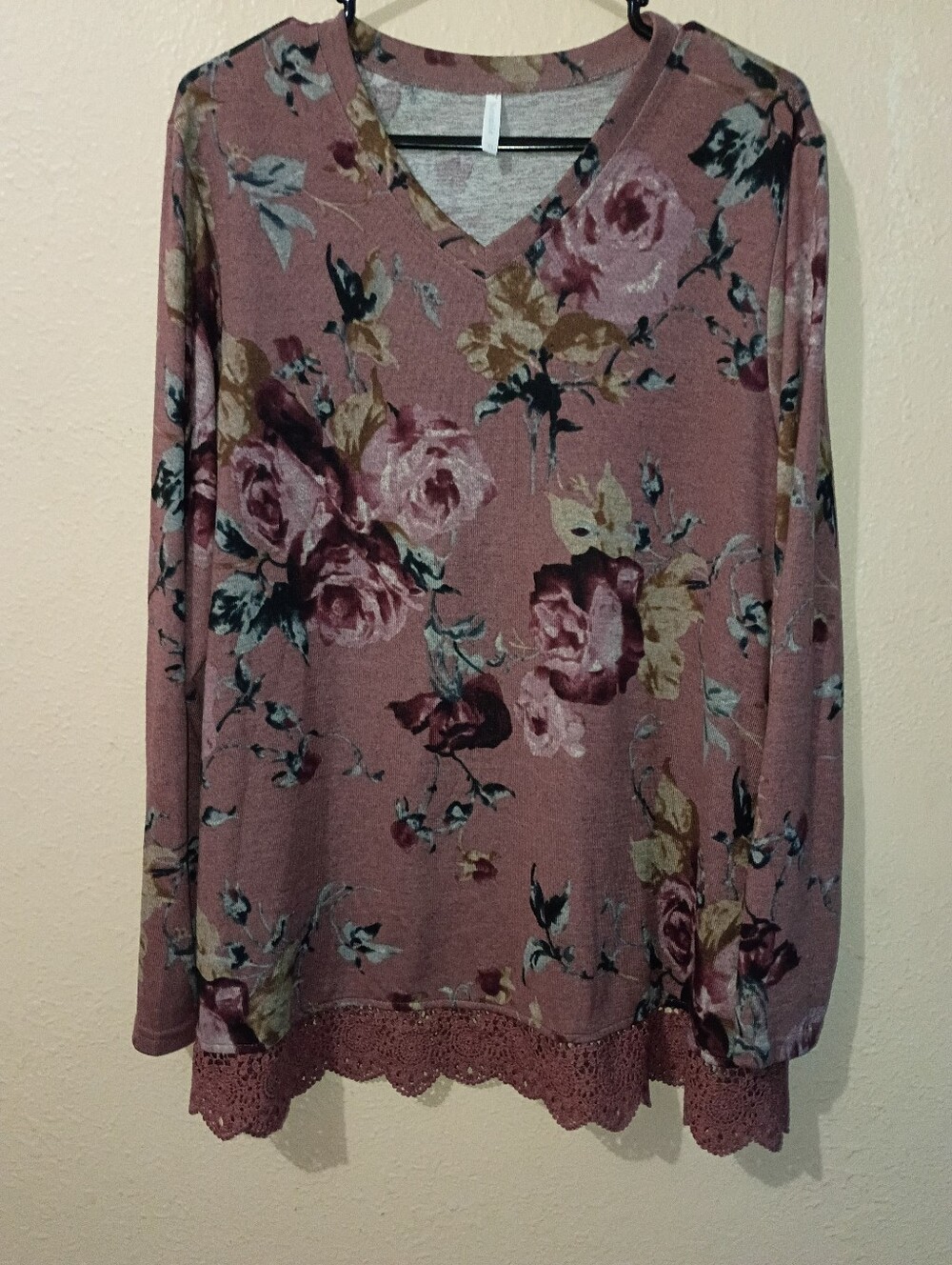Size XL Mauve Floral V-Neck Lace-Hem Women's Sweater